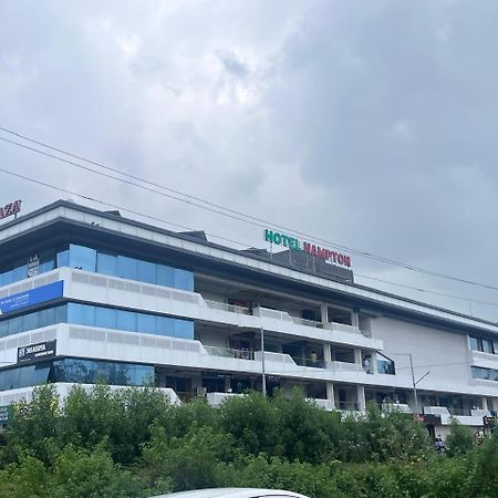 Hotel Hampton Vyara Εξωτερικό φωτογραφία