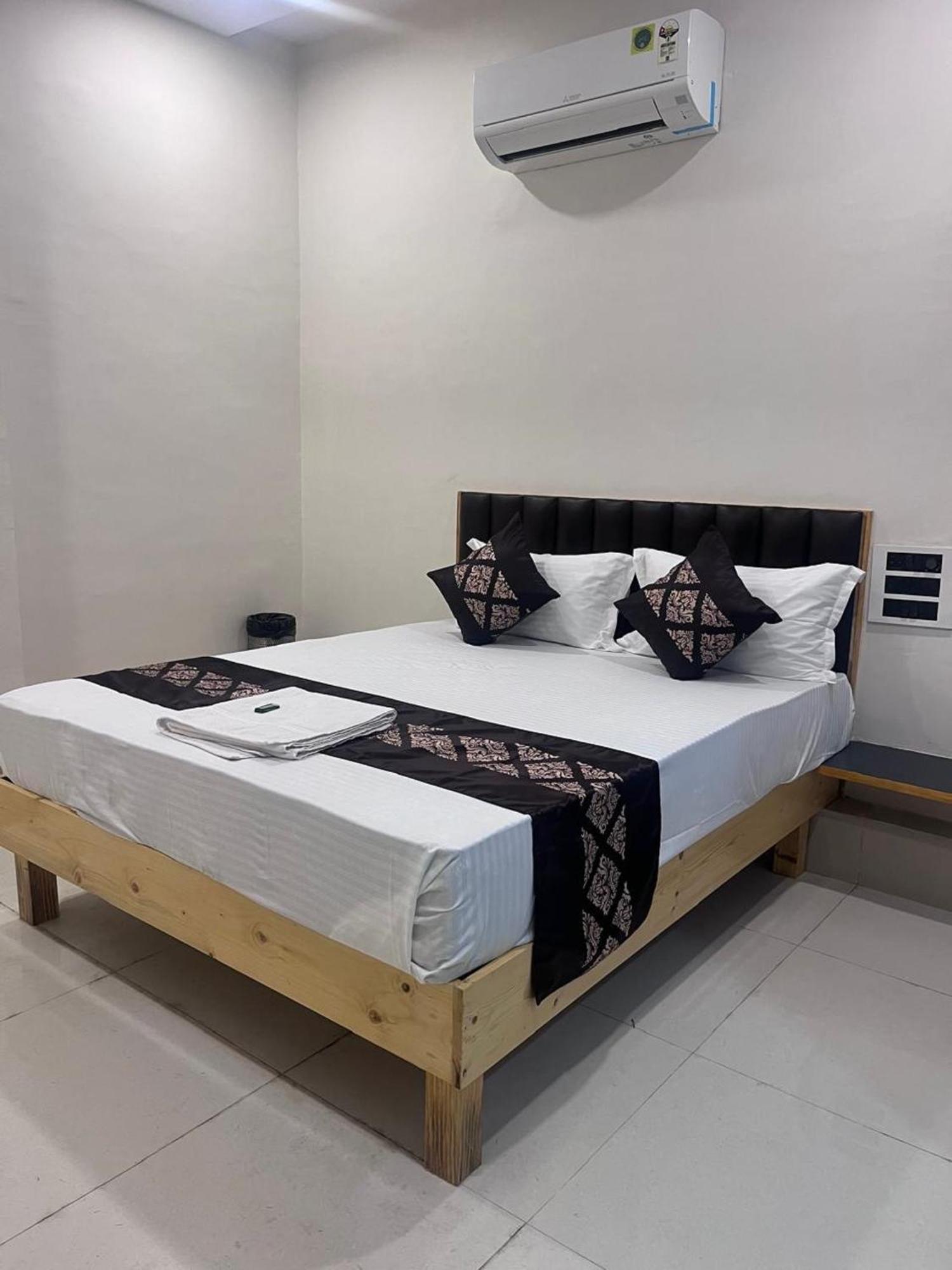 Hotel Hampton Vyara Εξωτερικό φωτογραφία